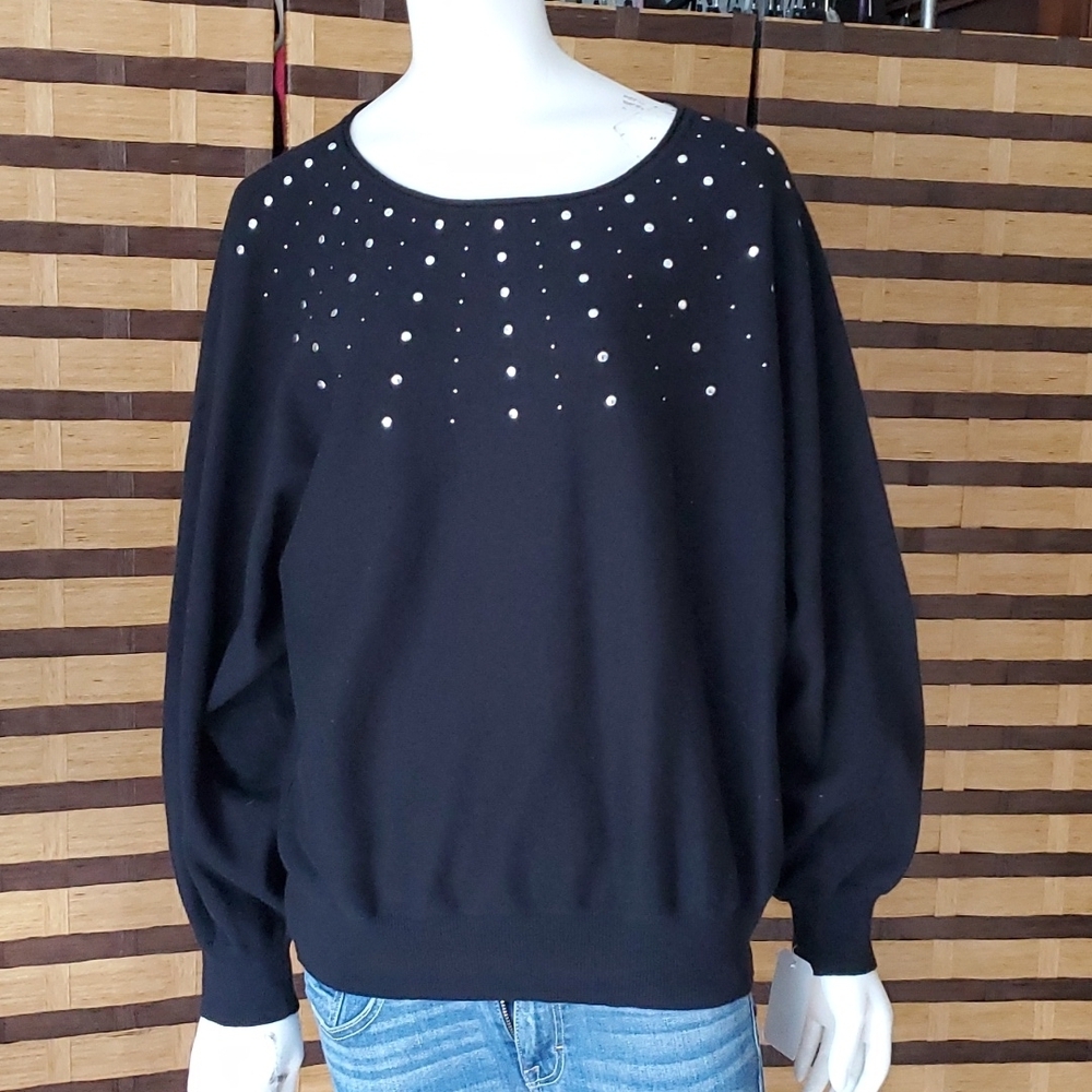 NWT!  Cathy Daniels Silver Stud top